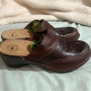 Nurture Brown Tooled Leather Clogs 10 M